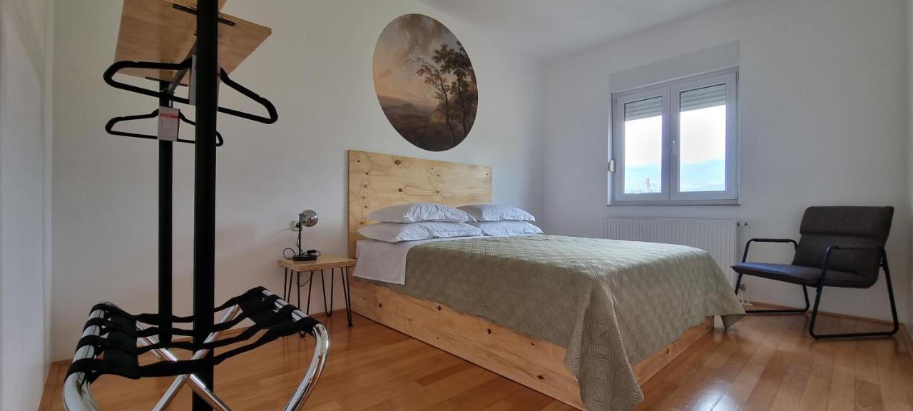 Gojini Dvori Apartman *